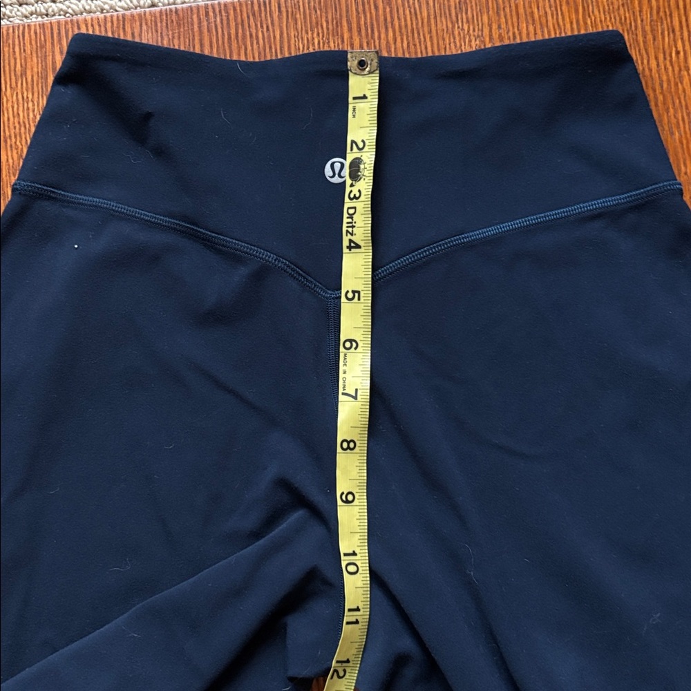 lululemon Align™ High-Rise Jogger. Yoga pants. Lounge wear. With pockets. Size 6 - Picture 11 of 12